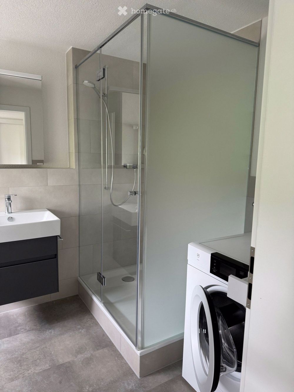 Charmante, frisch renovierte 3.5 - Zimmerwohnung mit traumhafter Aussicht mitten im Grünen - Bild 6