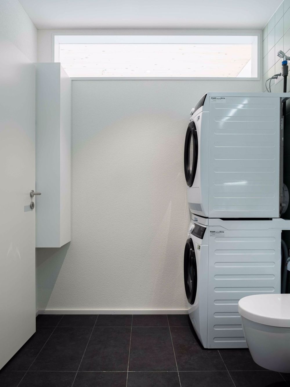 Exklusive 5½-Zimmer-Wohnung mit Weitsicht, Terrasse & Garten nur 12 Min. nach Bern - Bild 9