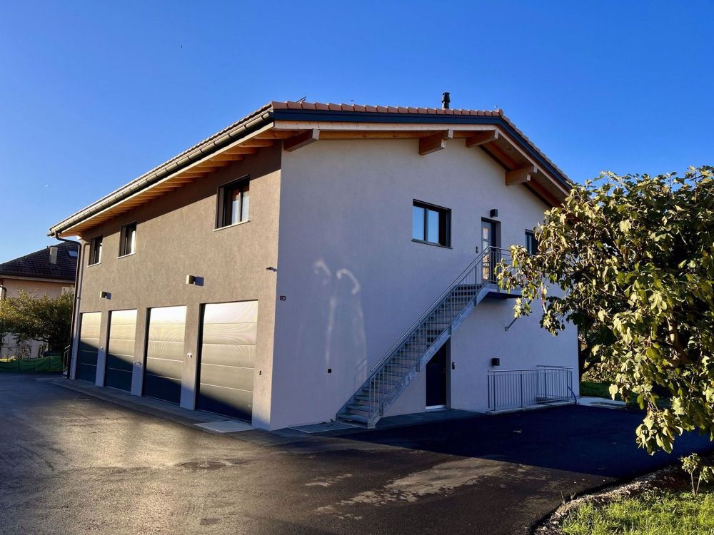 Wohnung mit 3.5 Zimmern im 1. Stock - Halle