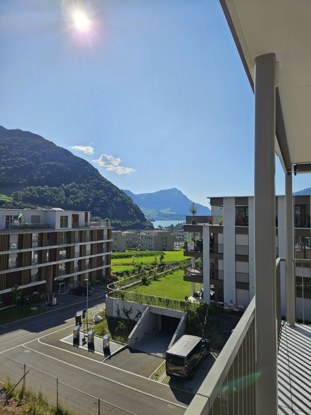 Traumhafte Neubau-Wohnung mit Seesicht - Blick auf Lauerzersee
