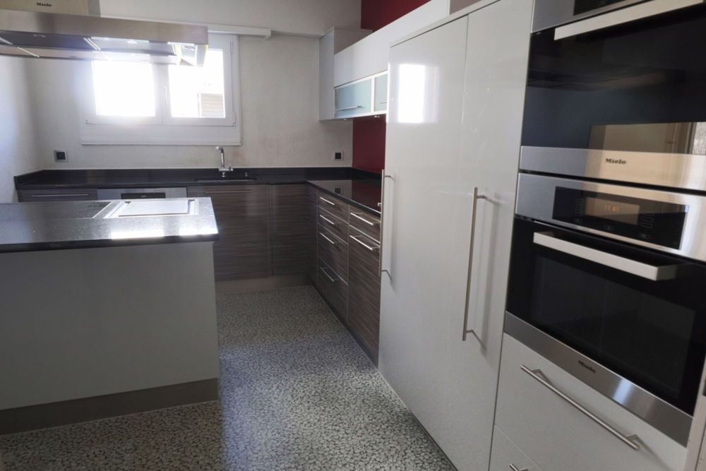 Erdgeschoss-Wohnung in heimeligem Quartier - Küche
