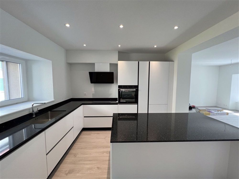 St-Imier, prächtiger Neubau mit grossem Balkon - Bild 2