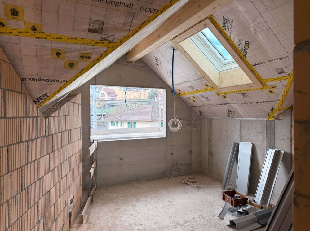 Attraktive 3 1/2 Zimmer Neubau Attika Maisonette an zentraler Lage - DG Zimmer
