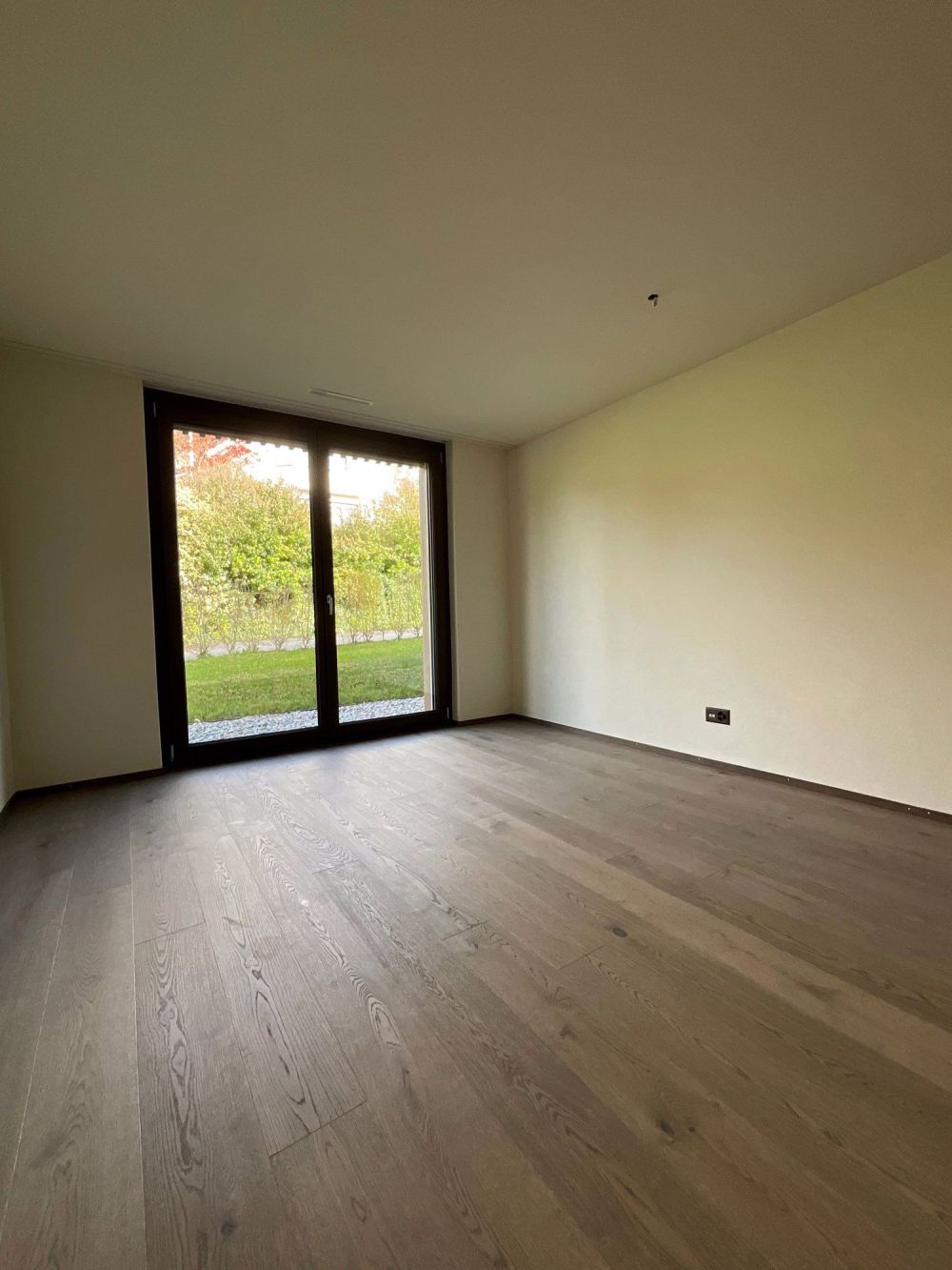ERSTVERMIETUNG: grosszügige 3.5 Zimmer-Wohnung mit wundervoller Aussicht - Bild 7