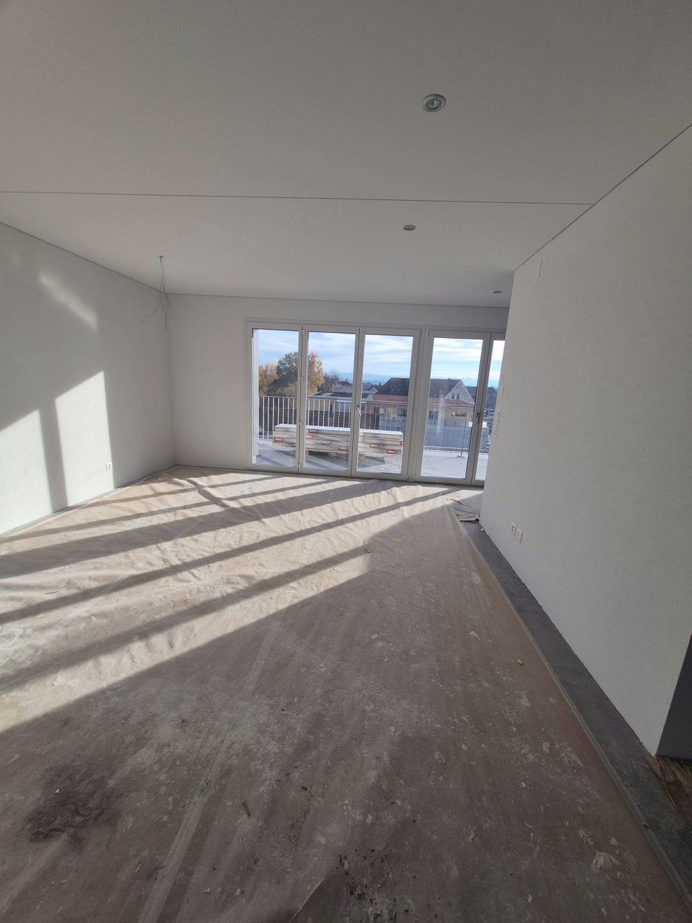 neu erstellte 2.5 Attika Wohnung mit toller Terrasse mit Weitsicht - Bild 6