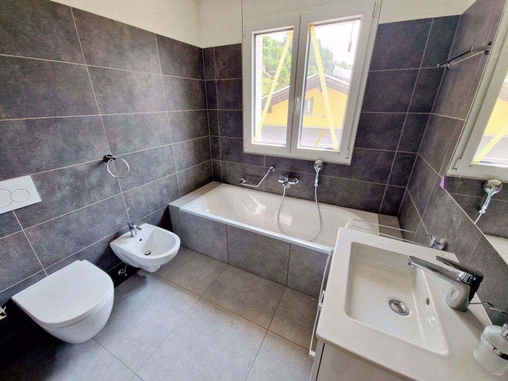 2 neue moderne 4 ½ und 5 ½ Zimmer Häuser mit allem Komfort | 2 nuove case moderne di 4½ e 5½ locali con ogni comfort - 20240805_112139.jpg