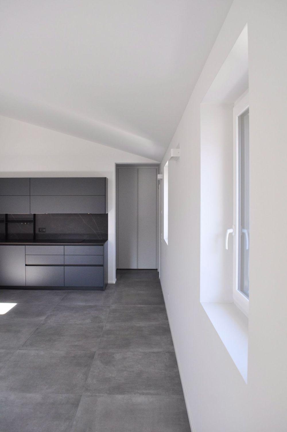 Mendrisio Zentrum: geräumige und raffinierte 2.5-Zimmer-Designwohnung in einer renovierten Villa aus der Gründerzeit - Bild 5