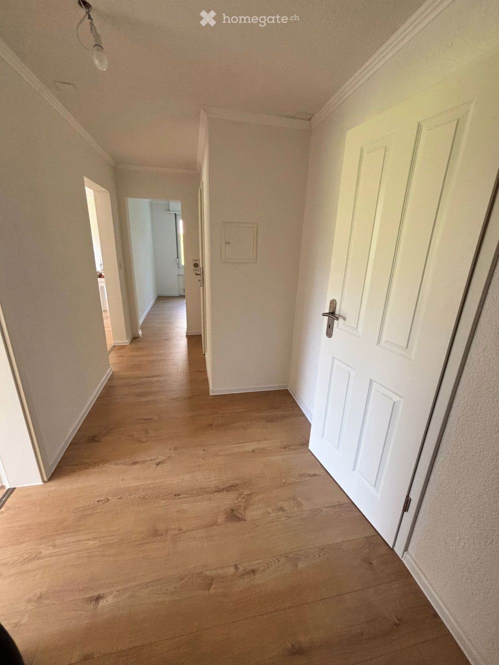 Erstvermietung einer neu sanierten 2.5 Zimmerwohnung mit toller Aussicht! - Bild 2