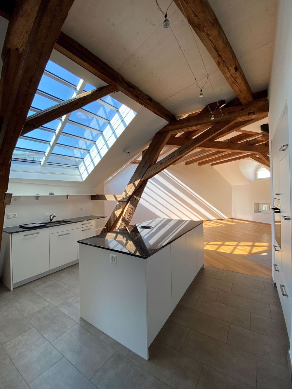 Exklusive Wohnung mit Balkon im Herzen der Altstadt - Bild 3