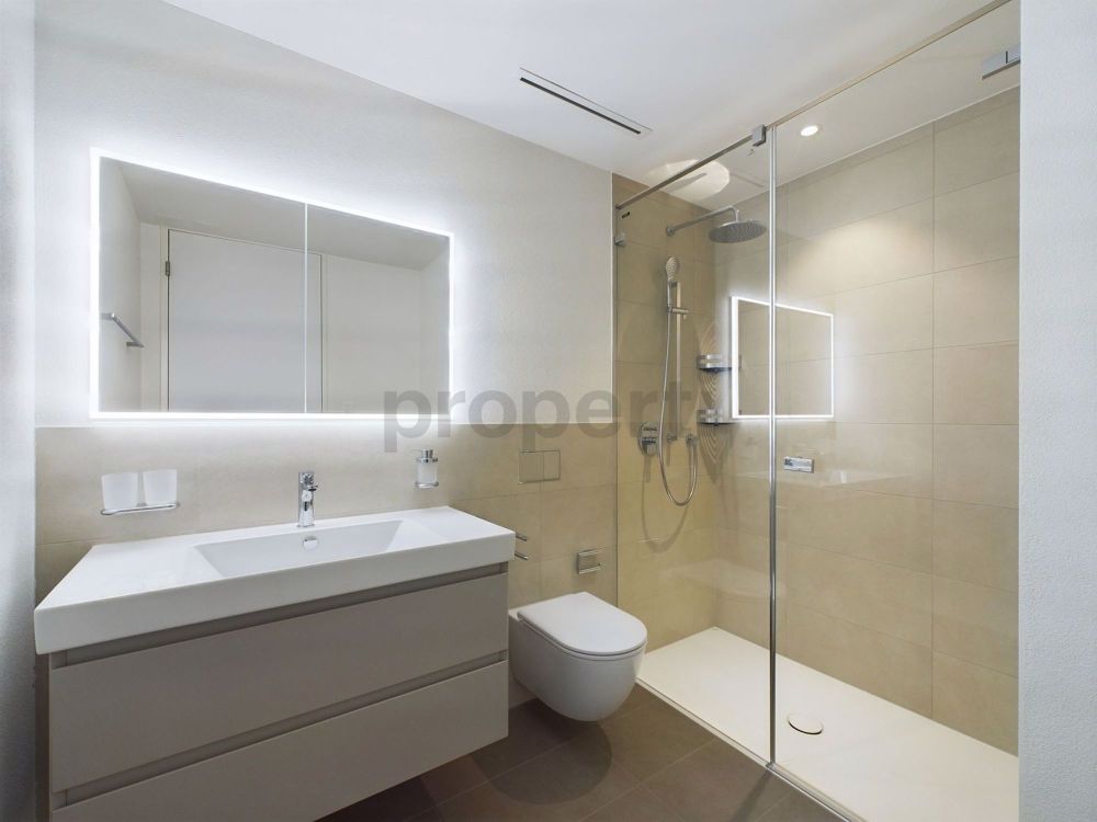 Moderne 2.5-Zimmer-Wohnung in Top-Lage mit Lift und hochwertiger Ausstattung in Zürich - Image 4