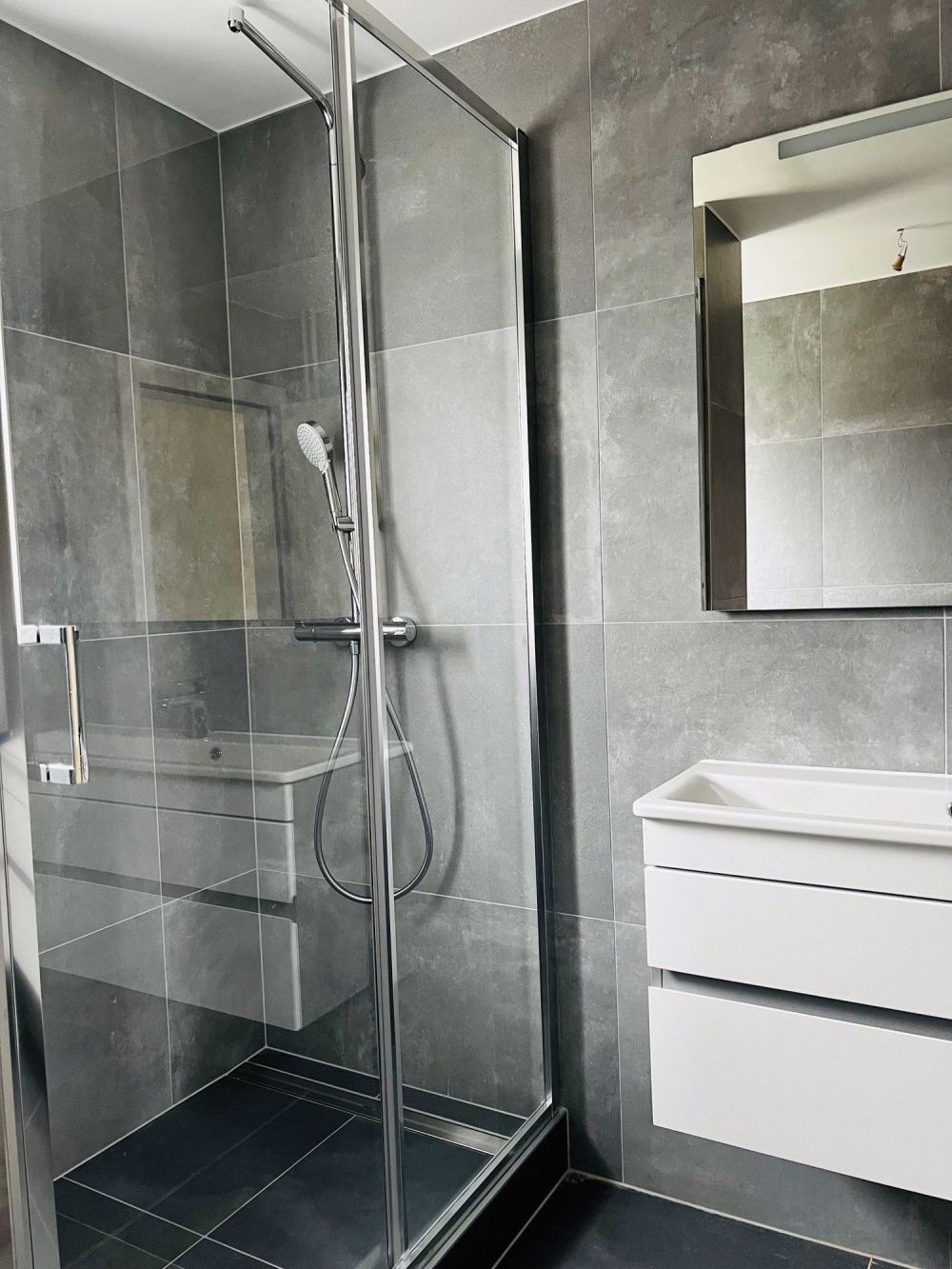 Grand appartement neuf 3.5 pièces avec balcon 10m2, place de parc - Bild 6