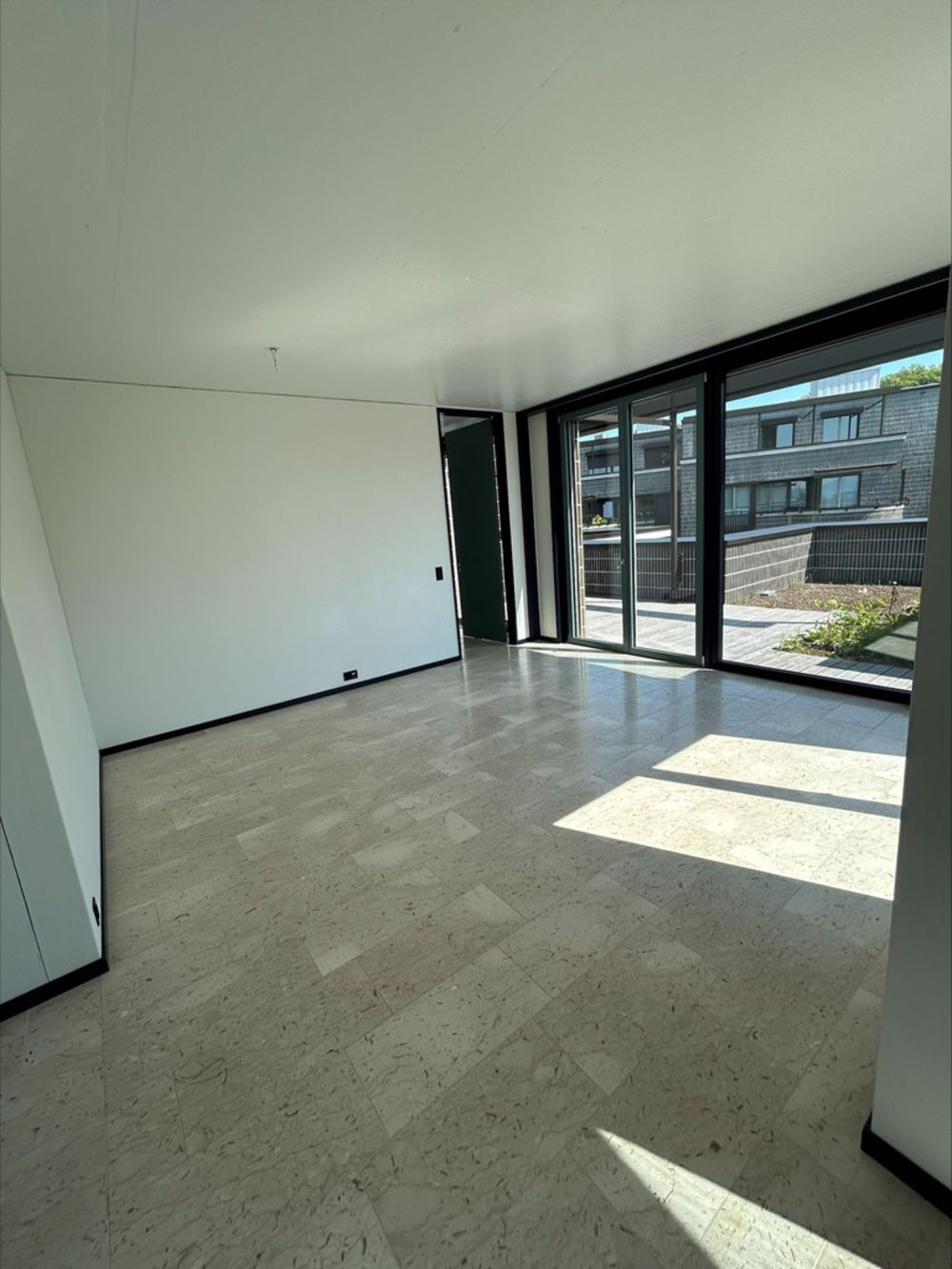 Helle und moderne 3.5 Zimmer-Wohnung in nähe Flughafen! - processed-23035532-C4CC-4C30-89B8-F51DE83195E2.jpeg