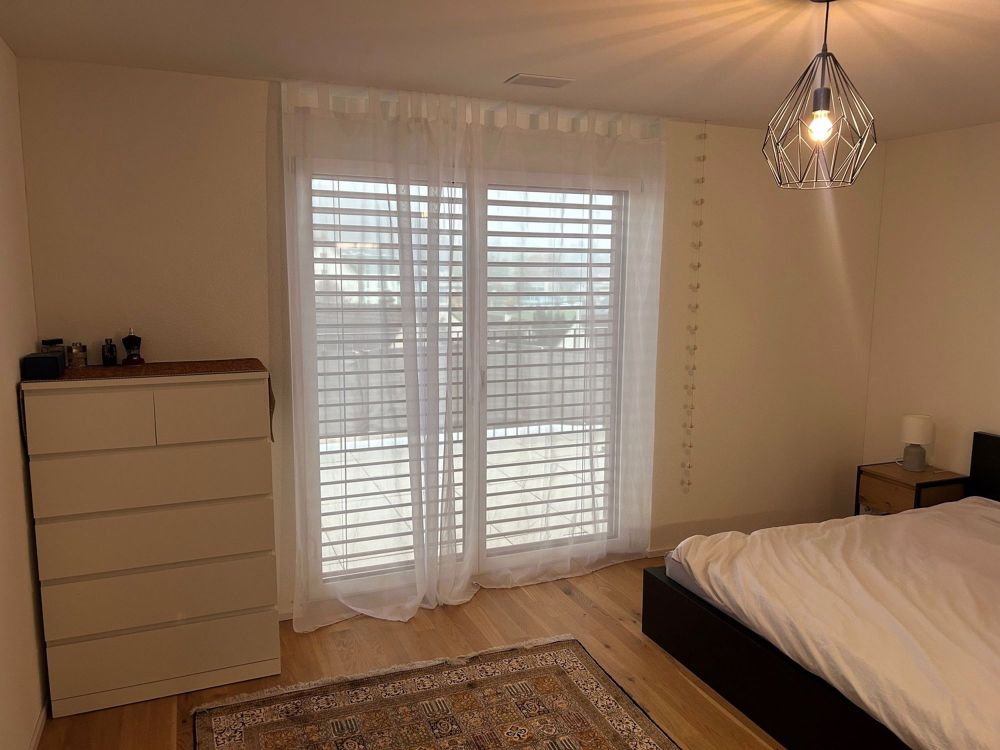 Möbliertes WG-Zimmer mit eigenem Bad & Dachterrassenzugang Attikawohnung - Bild 6