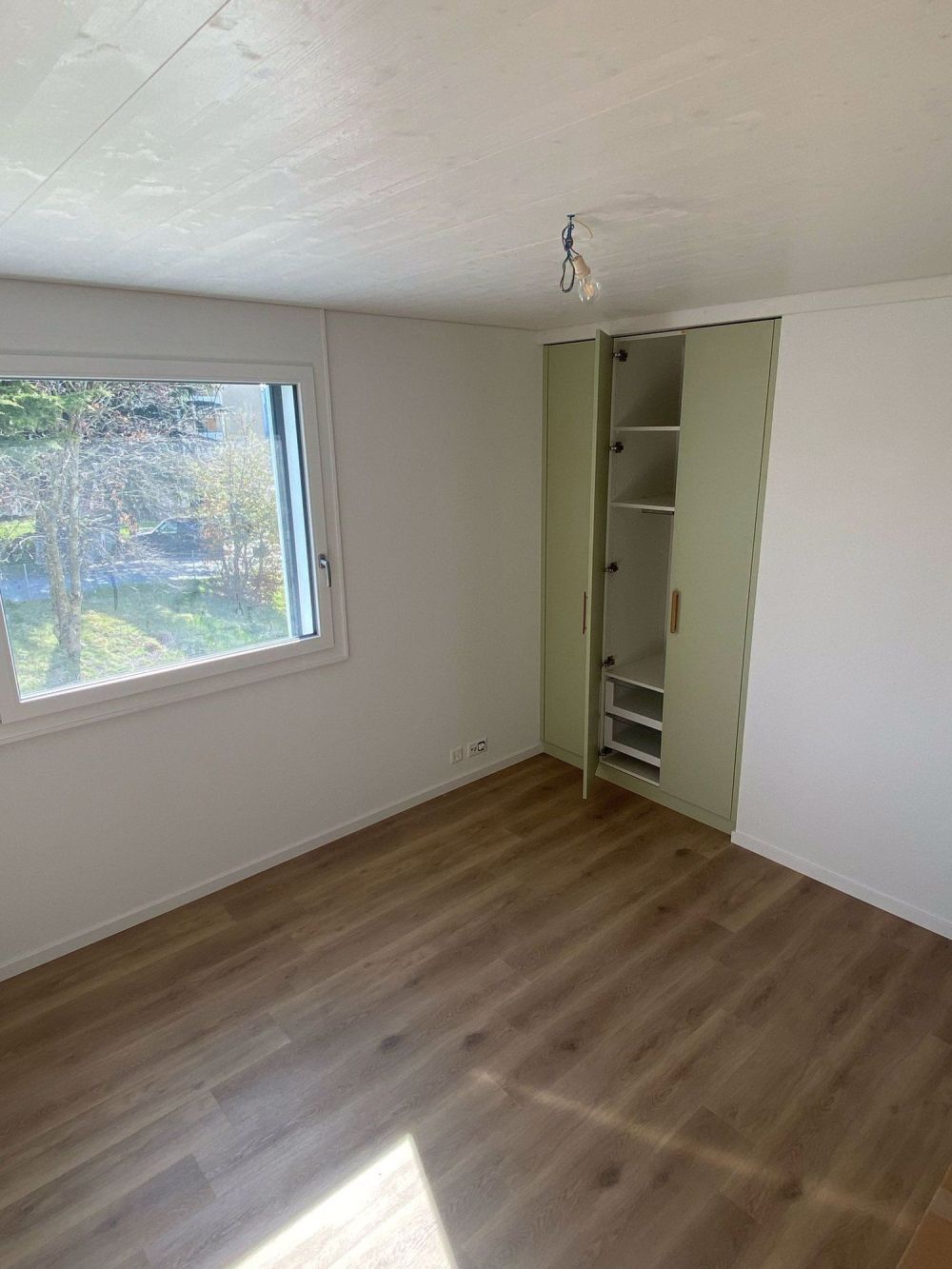 A La Sarraz, magnifique 4.5 pièces, lumineux, neuf avec grand balcon - Bild 7