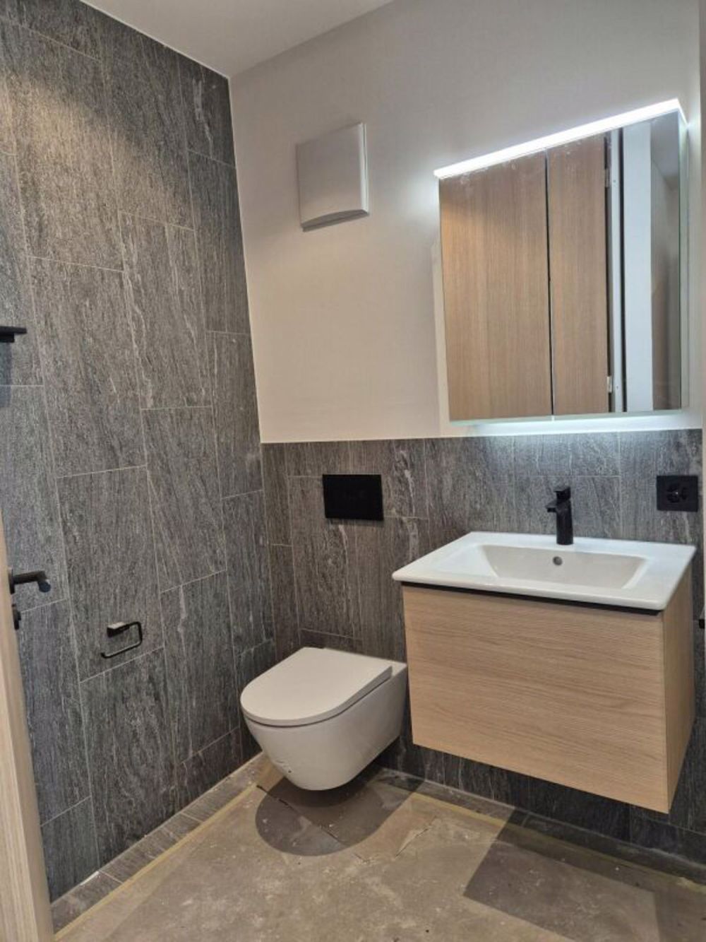 4.5 Zimmer-Wohnung, Mitten in den Bergen - mitten im Dorf - Bild 11