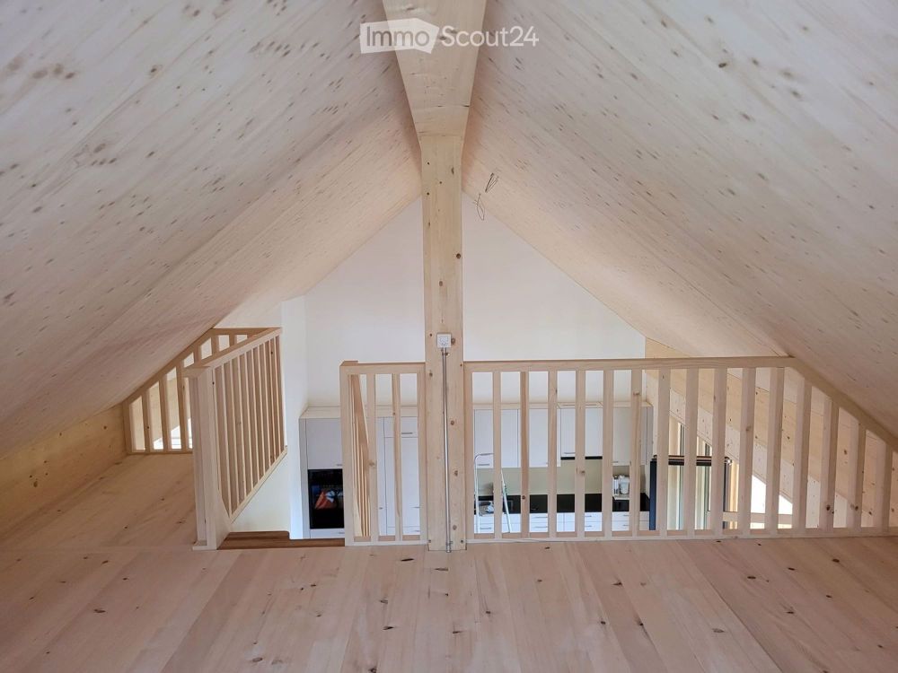 Sehr schöne 3.5-Zimmer Dachwohnung (2.5 + grosse Galerie) in Massivholzbauweise - Bild 9