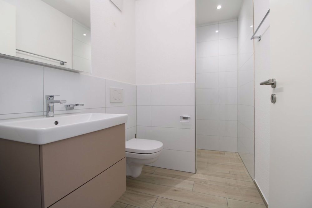 Moderne 4.5-Zimmerwohnung mit zwei Bädern und gemütlichem Sitzplatz - Bild 8