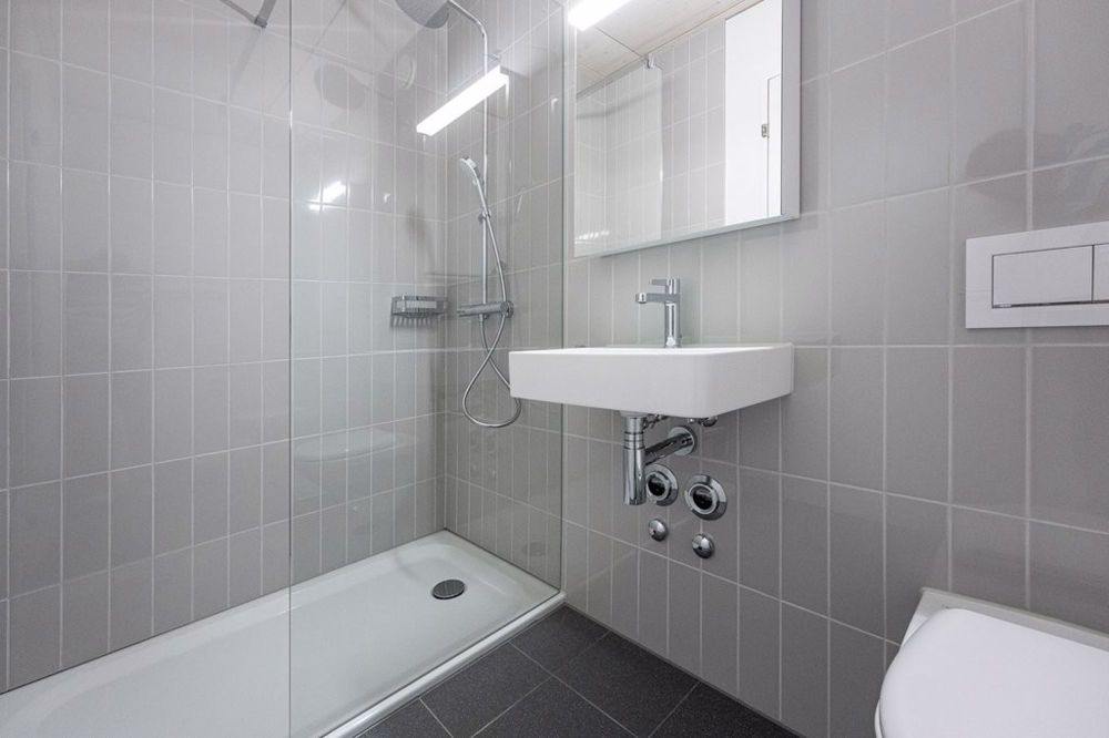 Attraktive 4.5 Zimmer-Wohnung mit grosszügigem Balkon zu vermieten! - Dusche