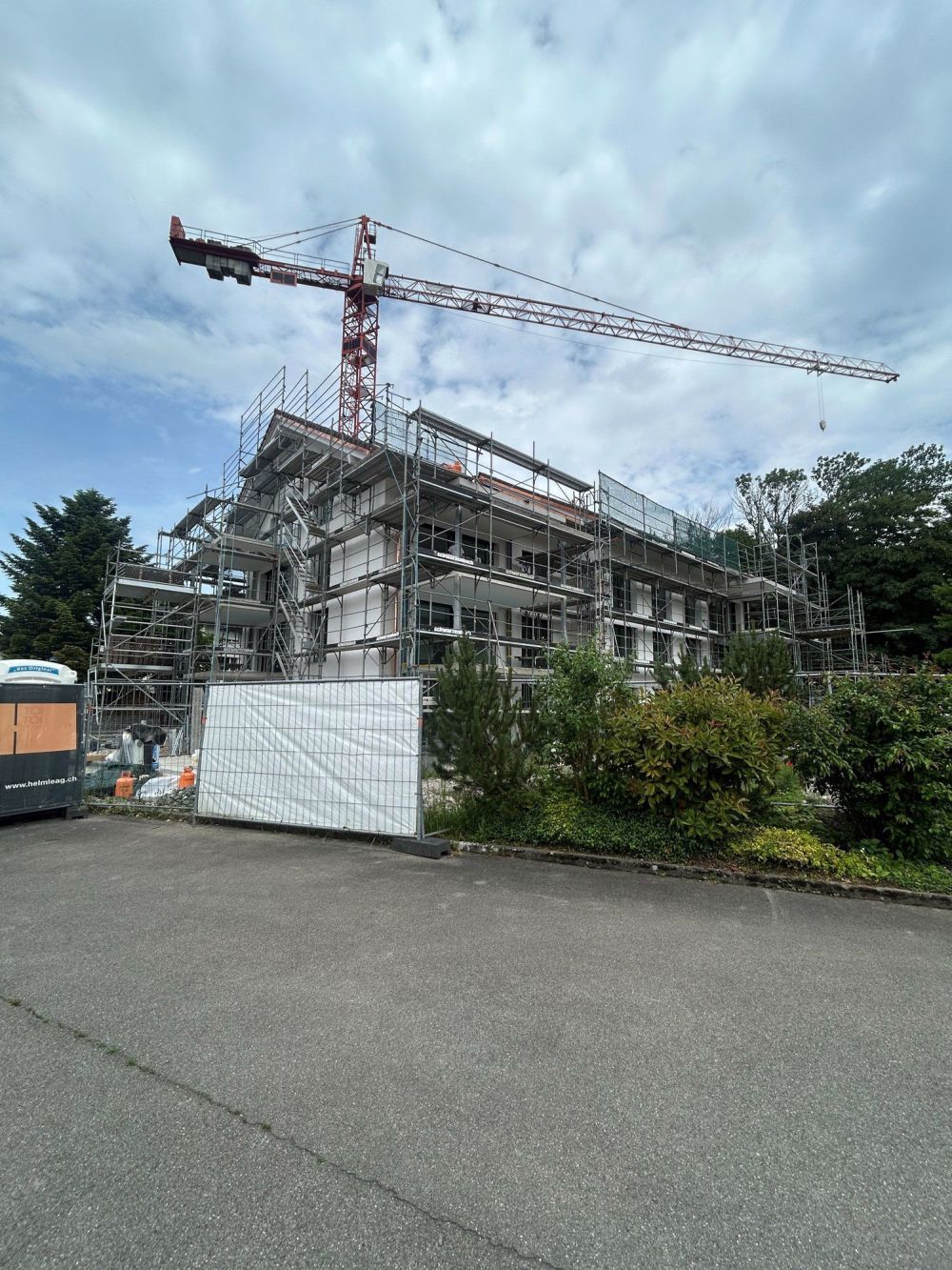 ERSTVERMIETUNG: Traumhafte Wohnung im ruhigen, ländlich geprägten Thierachern bei Thun - Bild 1