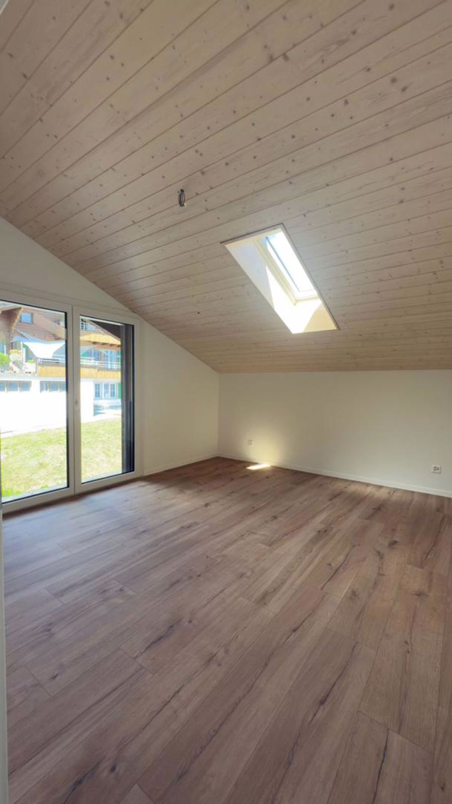 Exklusive 3½-Zimmerwohnung – Erstbezug, mit einzigartiger Berg- und Seesicht in Aeschlen ob Gunten - Bild 3