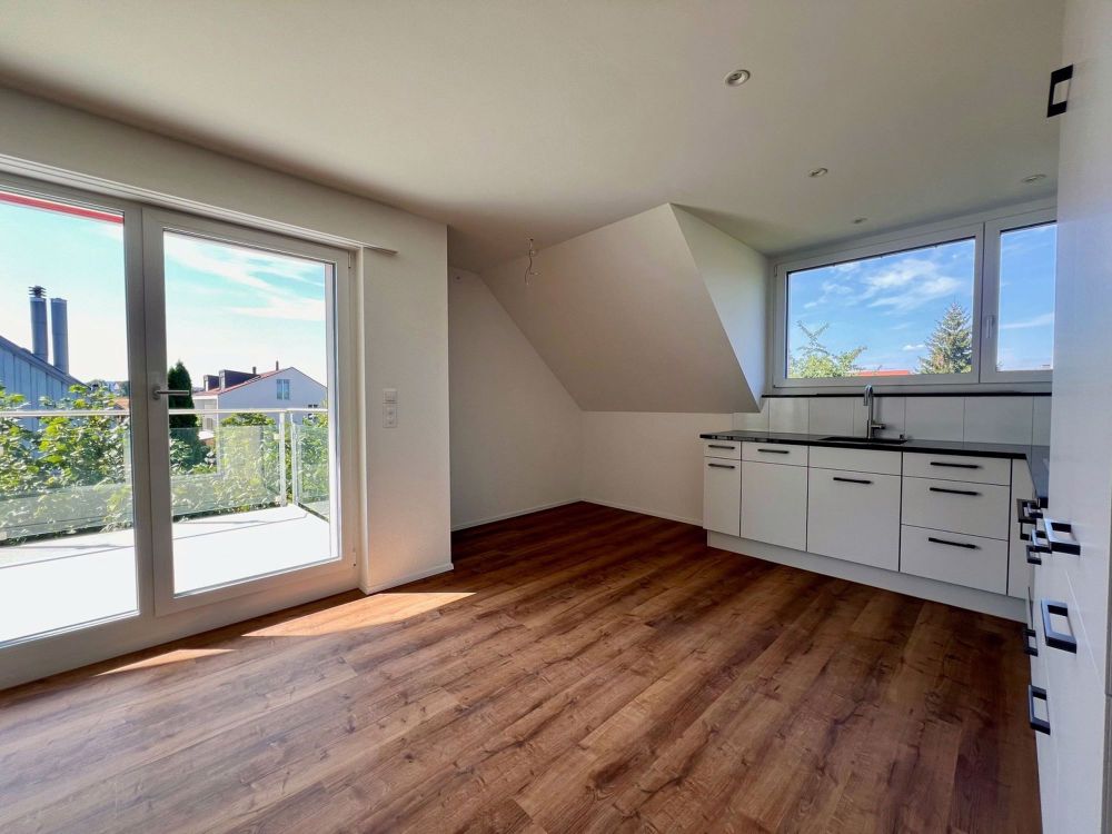 Erstvermietung - Wunderschöne Dachwohnung in Oberglatt! - Bild 1