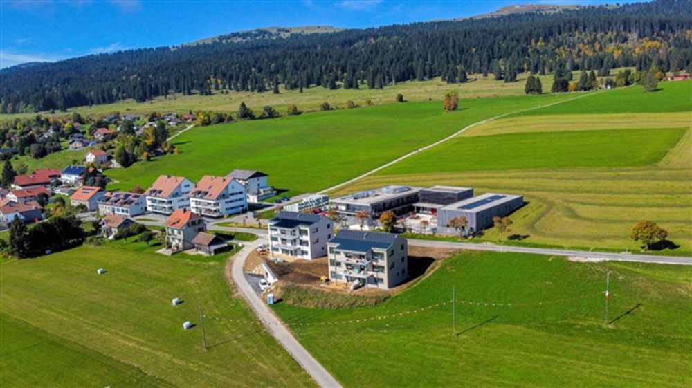 Neue 2.5 Zimmerwohnung - Dachgeschoss Herrlicher Blick auf die Alpen und den See - Bild 7