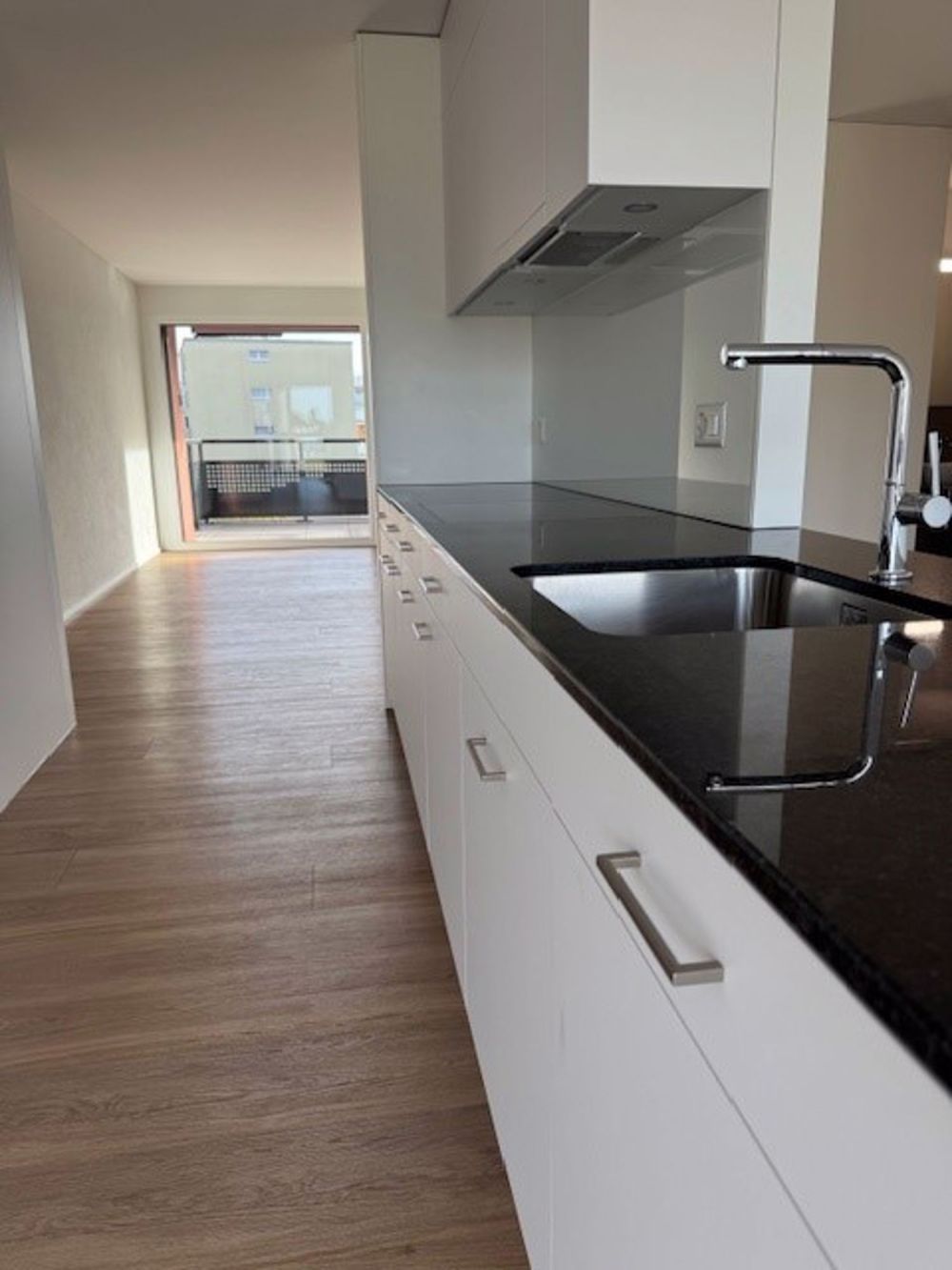 Moderne 4.5-Zimmer-Wohnung mit Balkon in Wetzikon - Bild 2