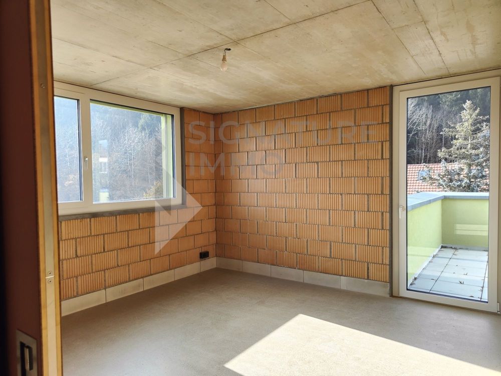 Ein schönes 3,5-Zimmer-Duplex-Apartment - Chambre 1 à l'étage avec accès balcon