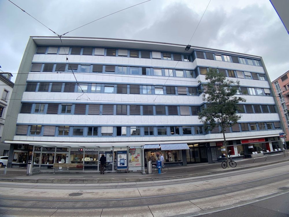 Moderne 2-Zimmerloft mit luxuriösem Balkon im Seefeld - Bild 6