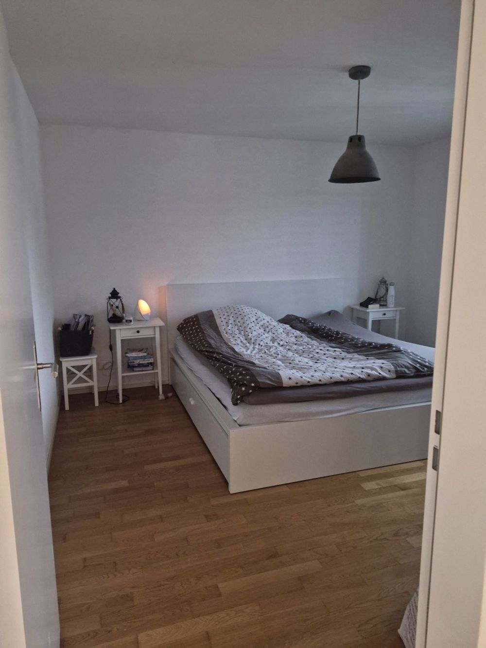 Moderne 4.5-Zimmerwohnung im Dorfkern in Arisdorf zu vermieten - Zimmer 1