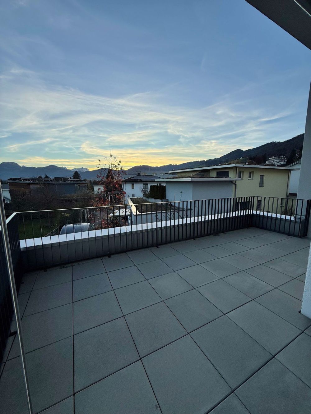 Moderne 3.5-Zimmer-Wohnung mit Bergblick in Rebstein - Bild 2