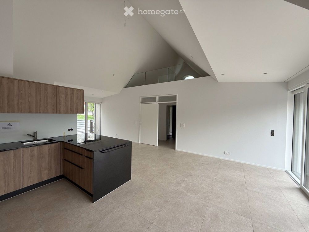 Attraktive "Flagschiff" Dach-Wohnung im "Kurort-Look" mit Aussicht auf Reigoldswil - Bild 3