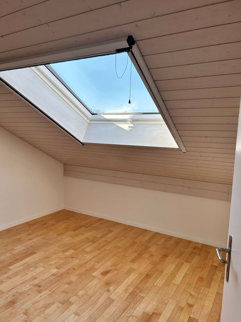 Exklusive 4.5-Zimmer-Dachwohnung mit direktem Liftzugang Erstvermietung nach Renovation - Bild 13