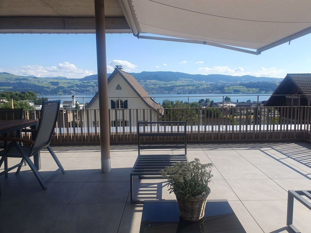 Attikawohnung mit Blick über den Zürichsee in Stäfa - Bild 1