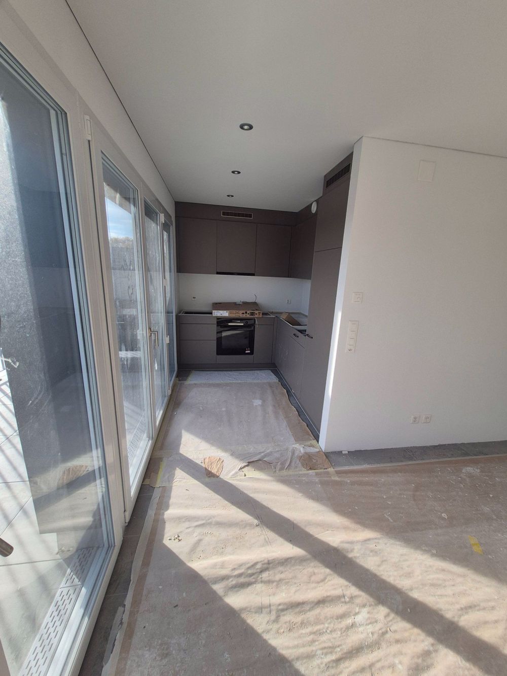 neu erstellte 2.5 Attika Wohnung mit toller Terrasse mit Weitsicht - Bild 4