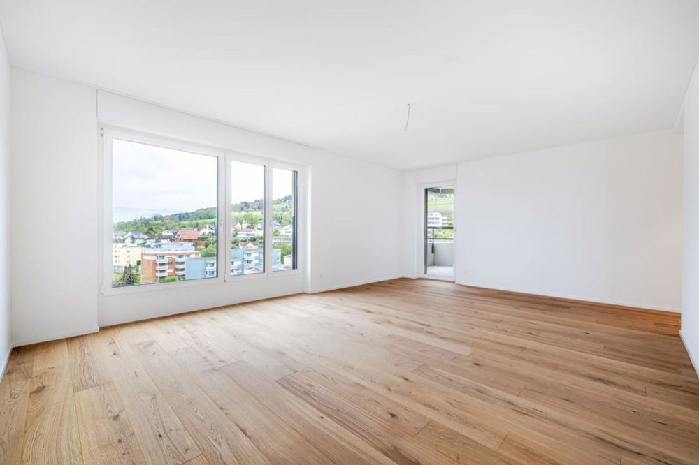 Einziehen und geniessen - Wohnen wo andere Ferien machen mit einmaliger Seesicht und Balkon - Bild 7