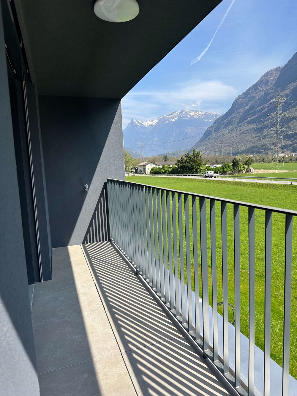 Appartamento 2.5 Camere con vista sulle montagne - Bild 1