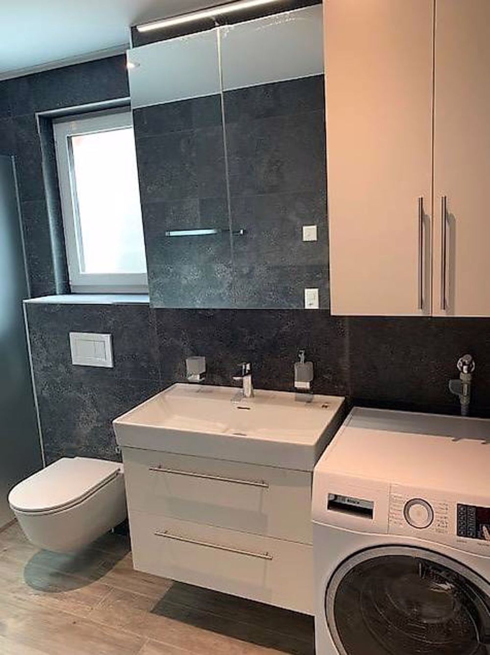 Moderne 2-Zimmer-Wohnung in Bronschhofen zu vermieten - Bild 1
