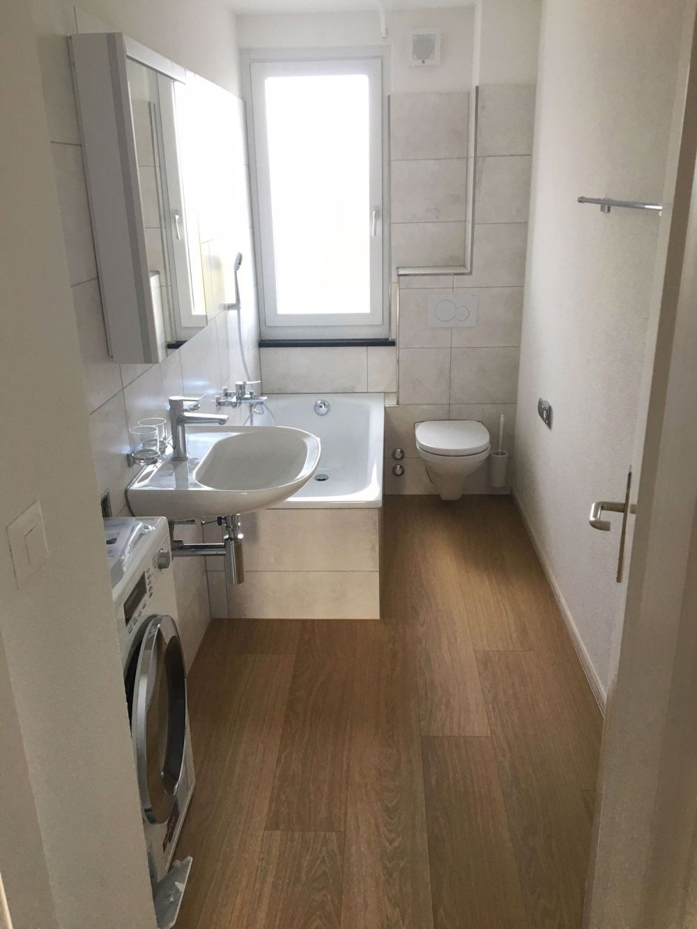 Grosszügige 3.5 - Zimmerwohnung - Bad/WC/Wäschetrockner