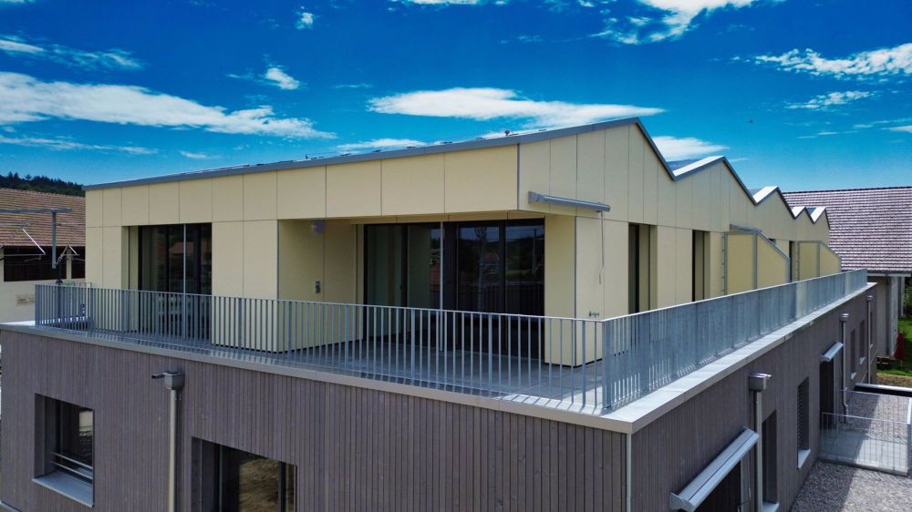 Erstvermietung 3.5-Zimmer-Attika-Wohnung mit grosser Terrasse und Sitzplatz - Bild 1