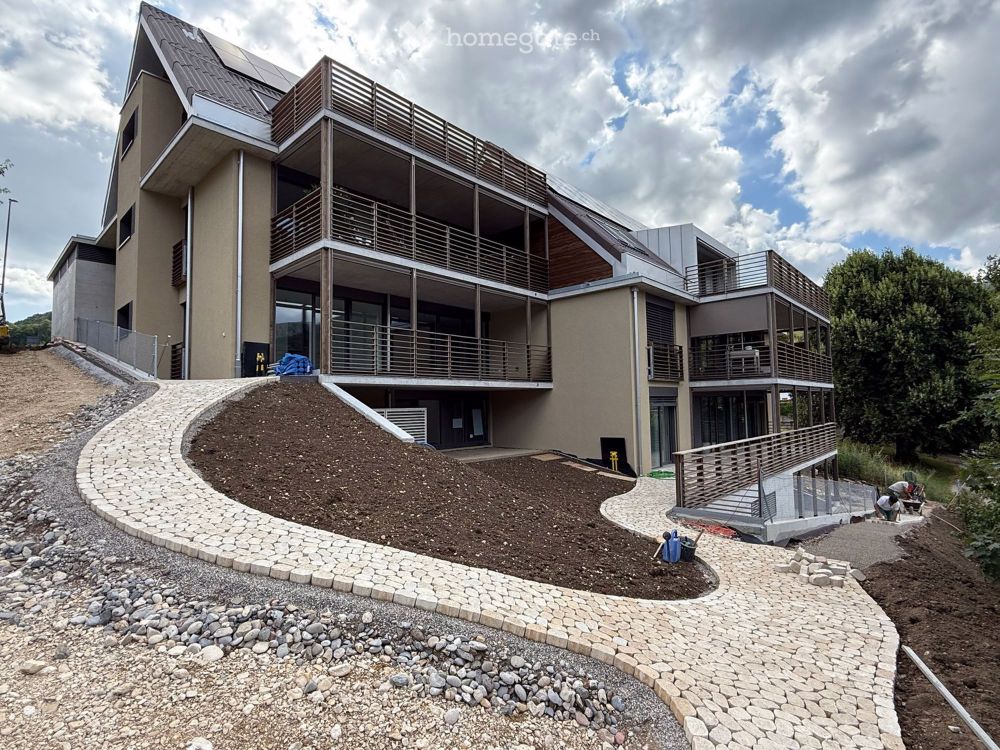 Attraktive "Flagschiff" Dach-Wohnung im "Kurort-Look" mit Aussicht auf Reigoldswil - Bild 9