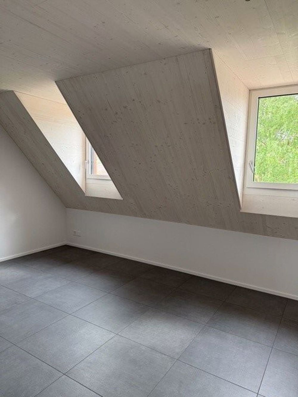 ERSTVERMIETUNG - Maisonette-Wohnung mit Galerie und eigener Waschküche - Zimmer 1