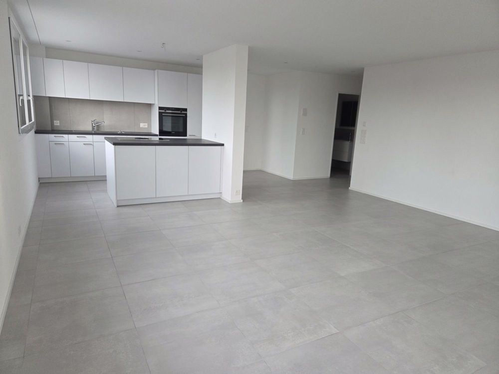 Geräumige Wohnung mit Sitzplatz - Bild 3