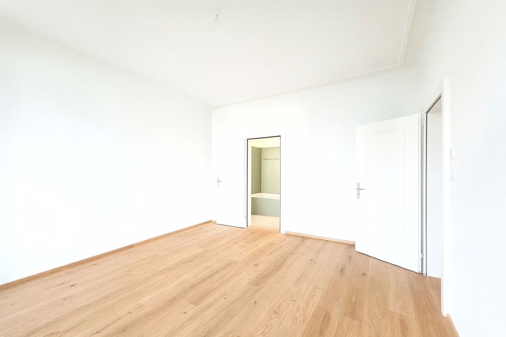 Erstvermietung einer traumhaften 5-Zimmer-Altbauwohnung nach kompletter Renovation - Bild 4