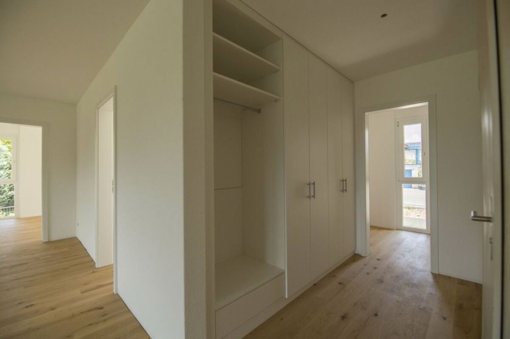 Neubau in St. Ursen - moderne 5.5-Zimmerwohnung mit grossem Balkon! - Bild 9