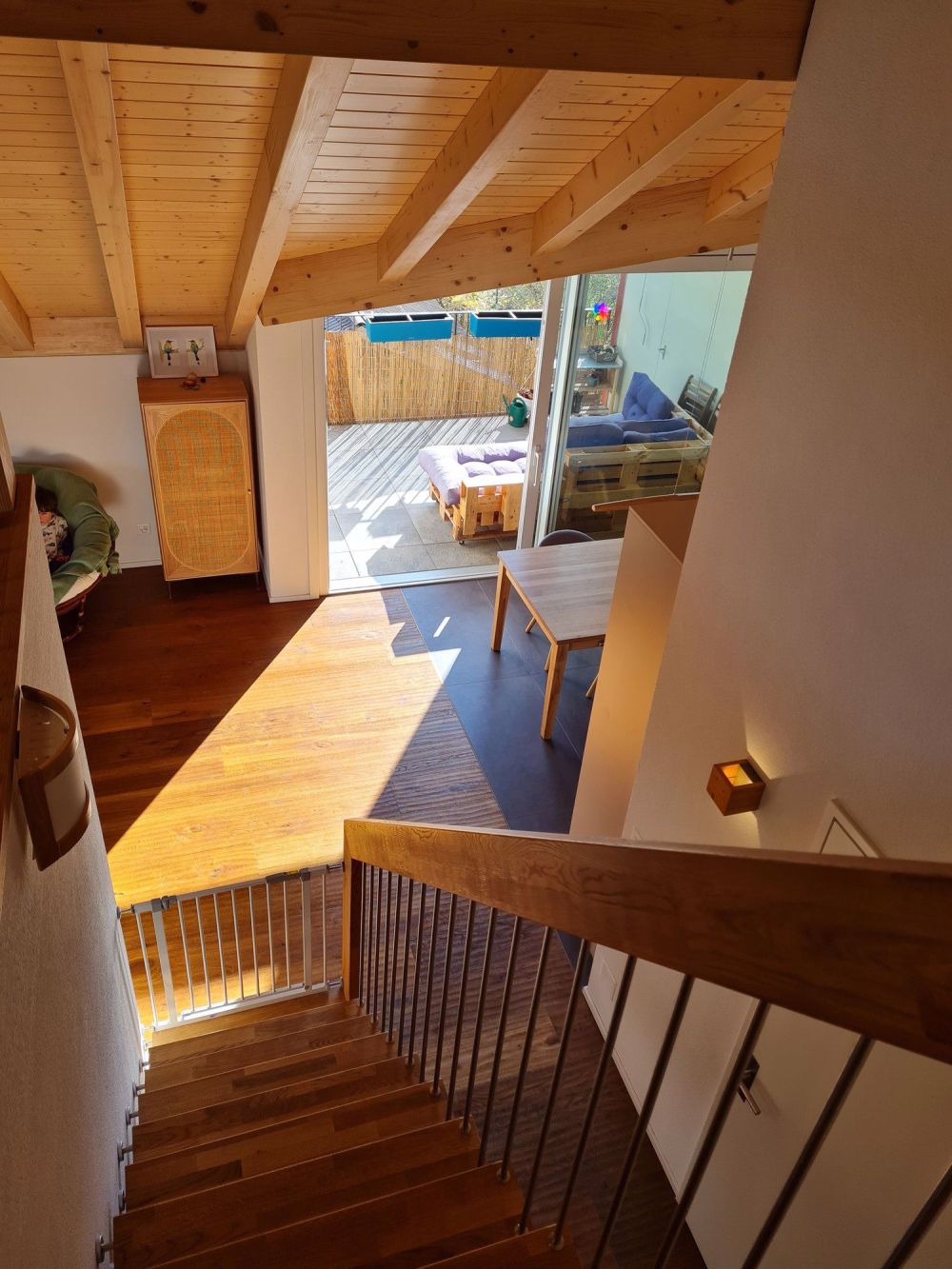 4.5-Zimmer-Maisonette-Wohnung mit traumhafter Bergsicht - Bild 7