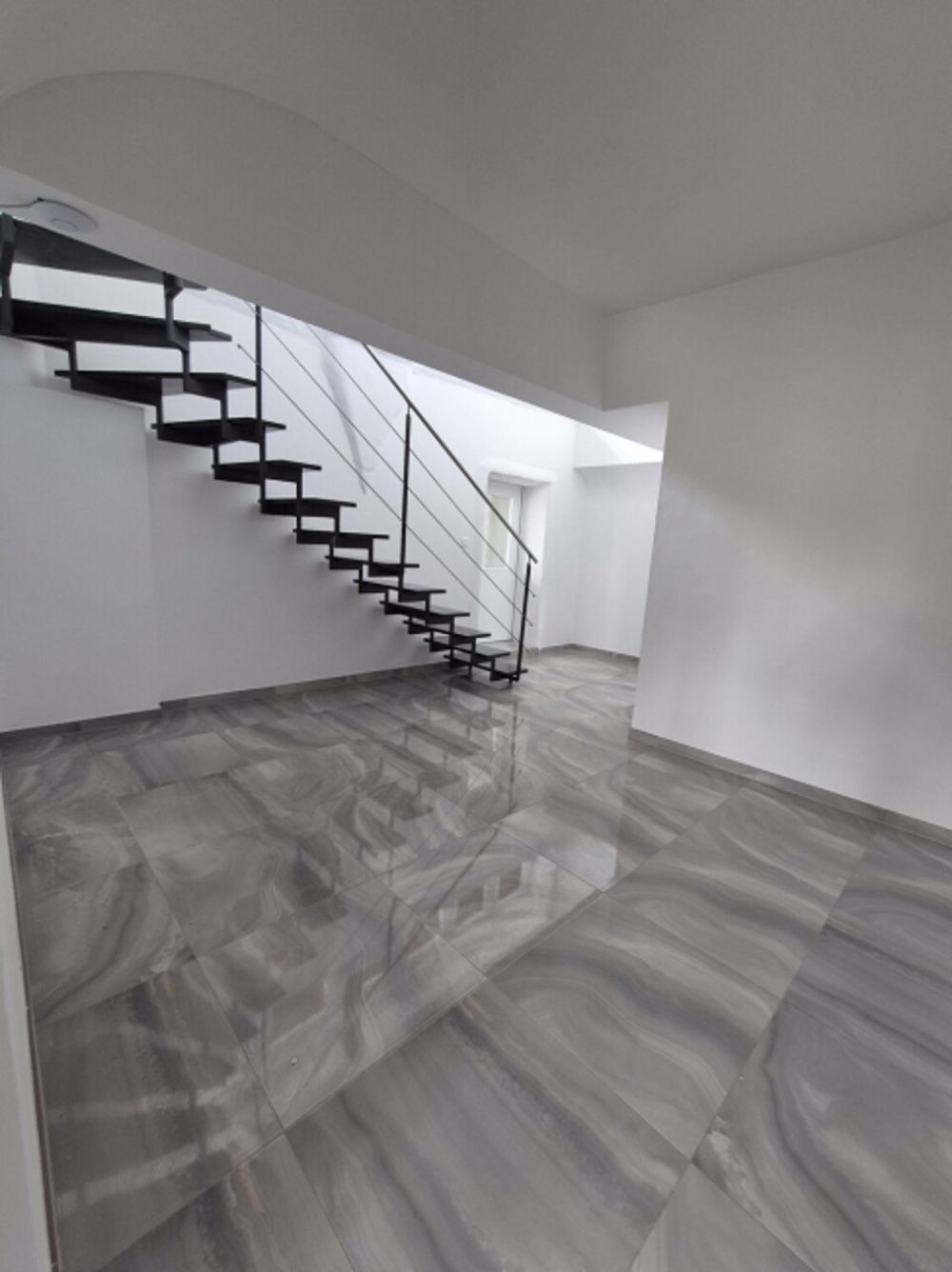 Hervorragendes Einfamilienhaus von mehr als 250 m², auf zwei Ebenen, hohes Ansehen - Bild 12