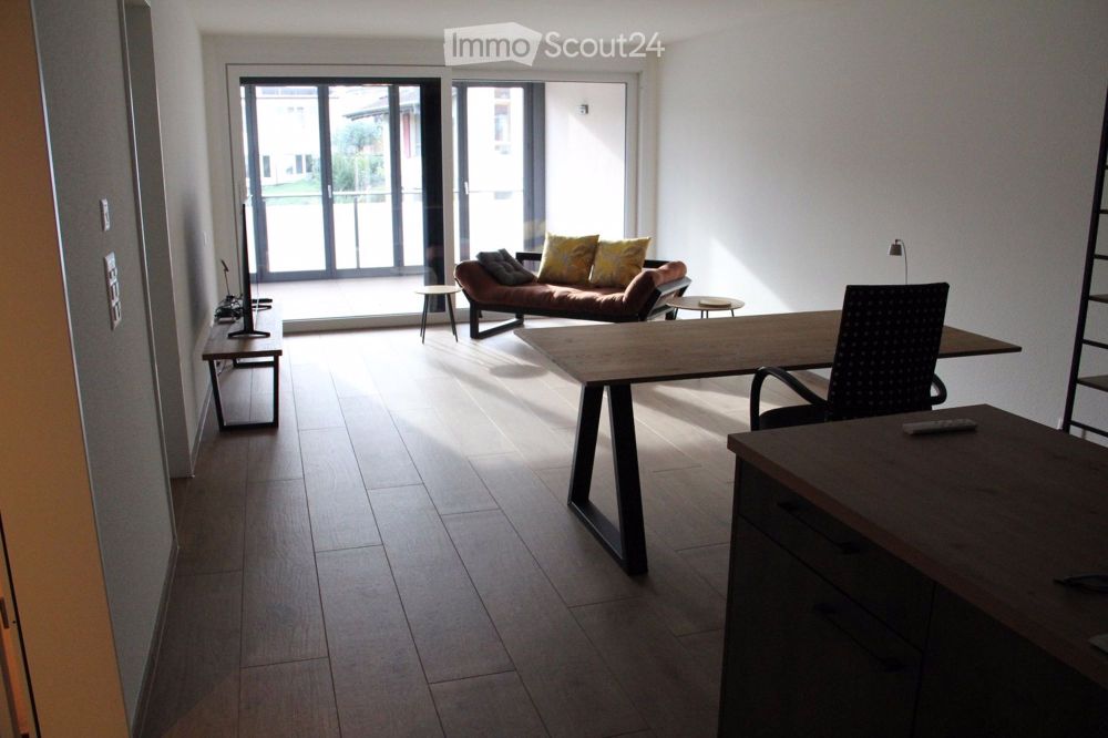 Exklusive 2.5-Ziwohnung mit sep. Hobbyraum, modern, zentral - Bild 2