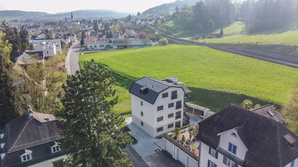 Stilvolle 4.5-Zimmer-Wohnung mit Ausblick ins Grüne - Bild 3