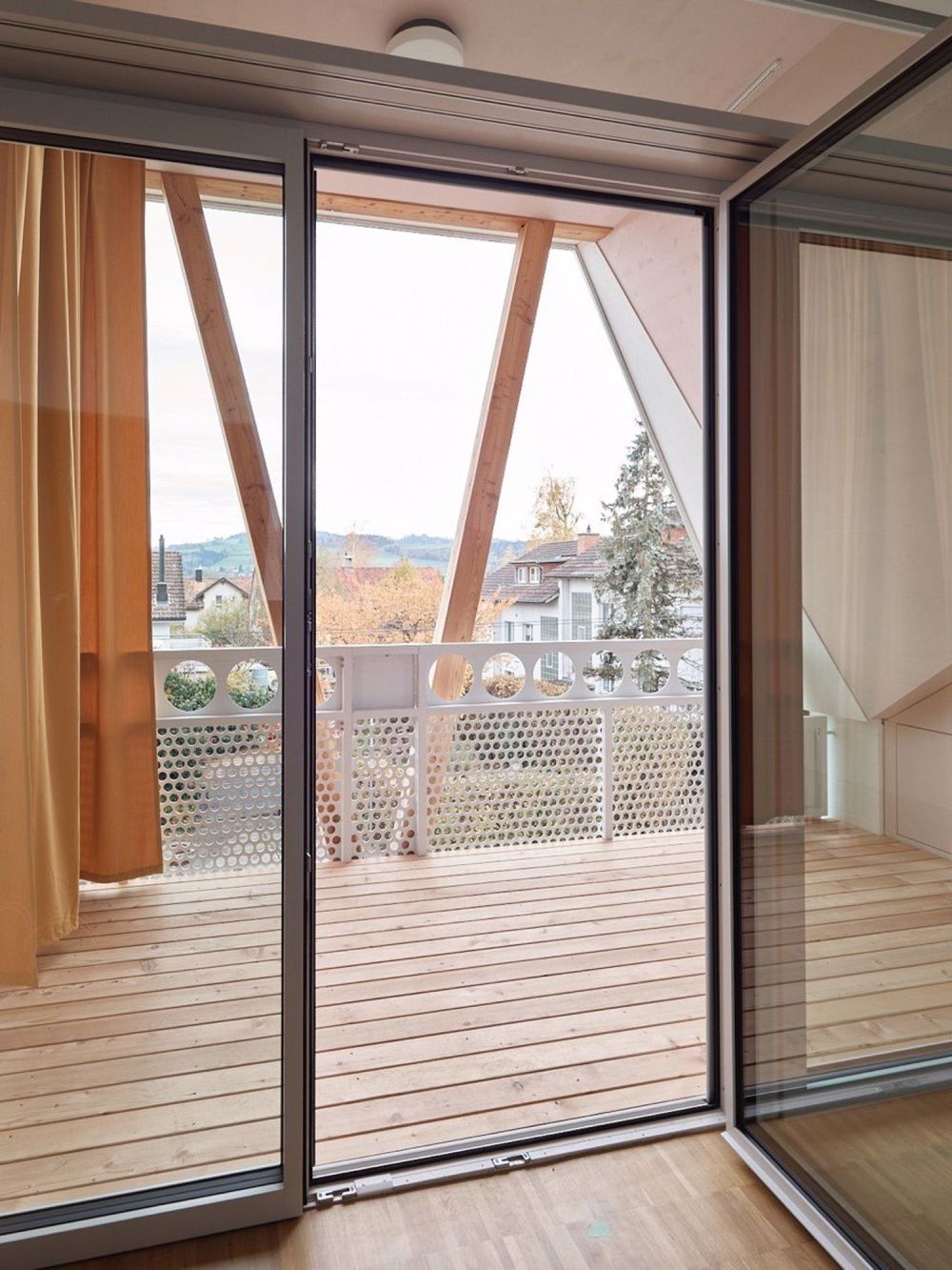Stadtwohnung in ruhigem und familienfreundlichem Quartier! - Balkon/Terrasse/Sitzplatz